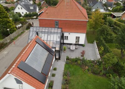 Orangeri mellem bygninger