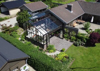 Det-franske-orangeri-foldedoer-terrasse-mursten-udestue-tilbygning-sildeben